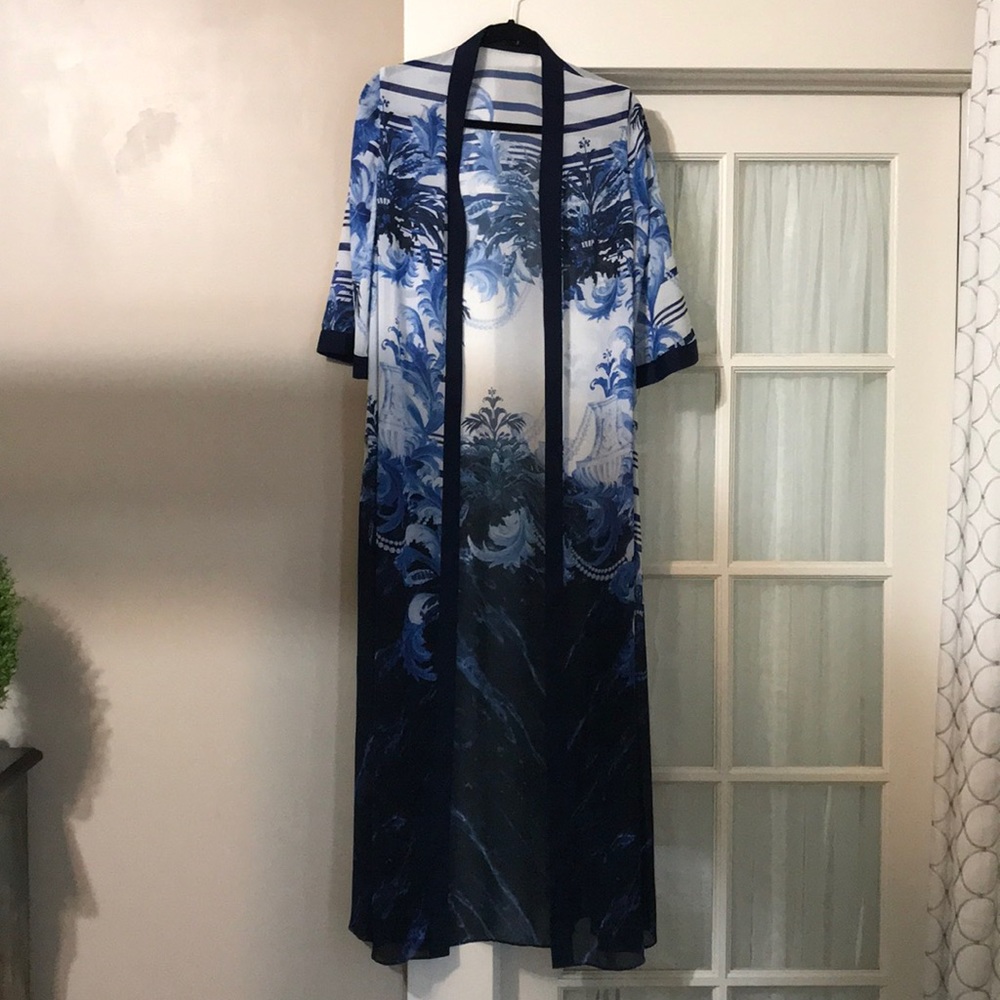 Ted Baker Beautiful Blue kimono